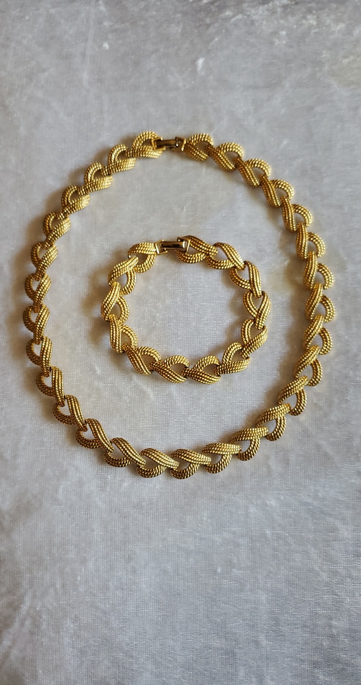 Vintage NAPIER signed Gold Tone Braided Link Choker Necklace & Bracelet Set - Picture 3 of 8